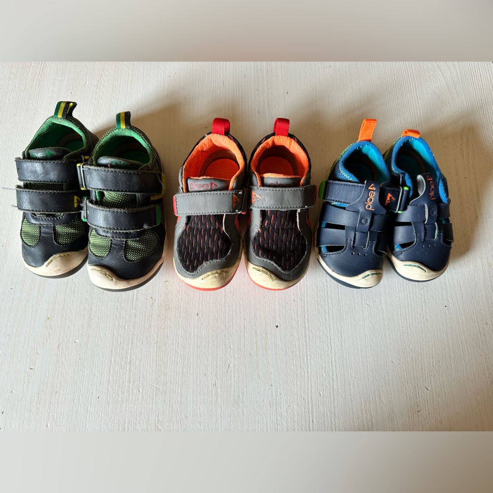 Lot of 3 pairs of plae shoes: toddler size 6, 7 and 8